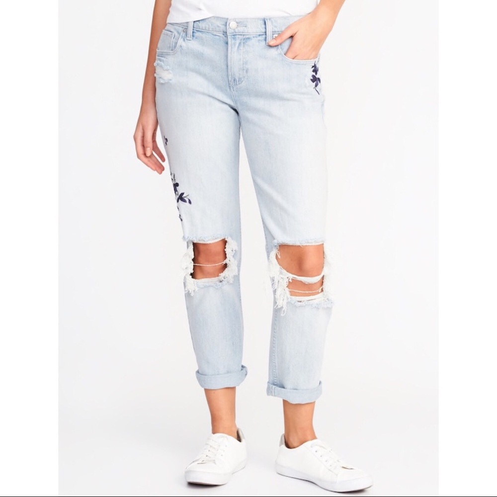 Boyfriend Floral Embroidered Jeans 🌸